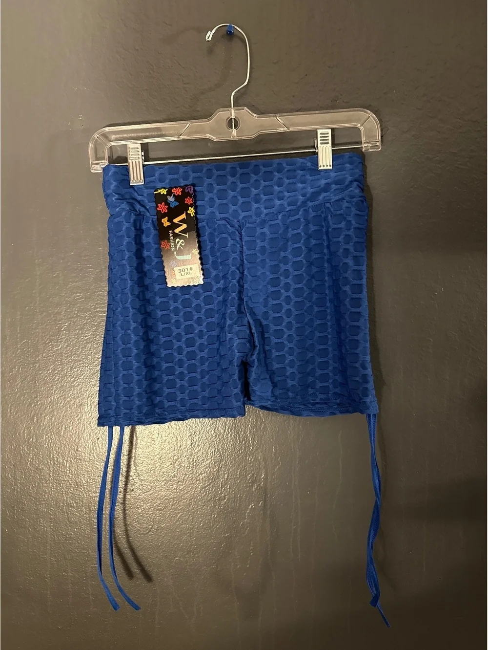 W&J Fashion Women's Blue Athletic Shorts - New with Tags, Size L